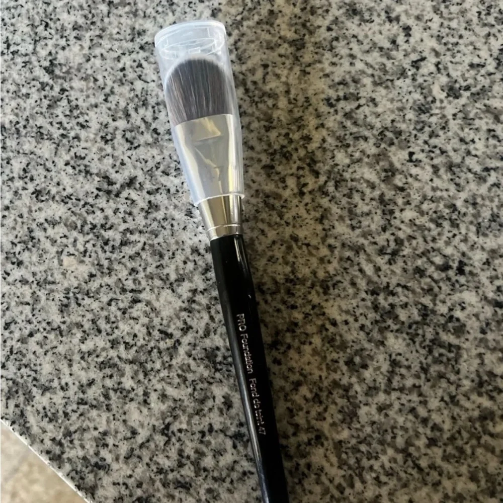 NEW Sephora PRO foundation # 47 brush - Picture 4 of 4